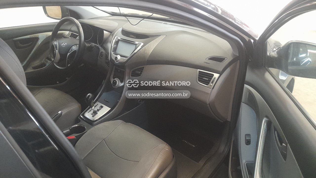 Hyundai Elantra Gls - 2011/2012 — foto 7 de 12