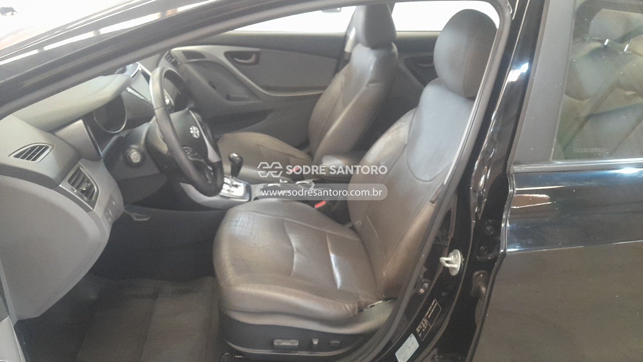 Hyundai Elantra Gls - 2011/2012 — foto 8 de 12