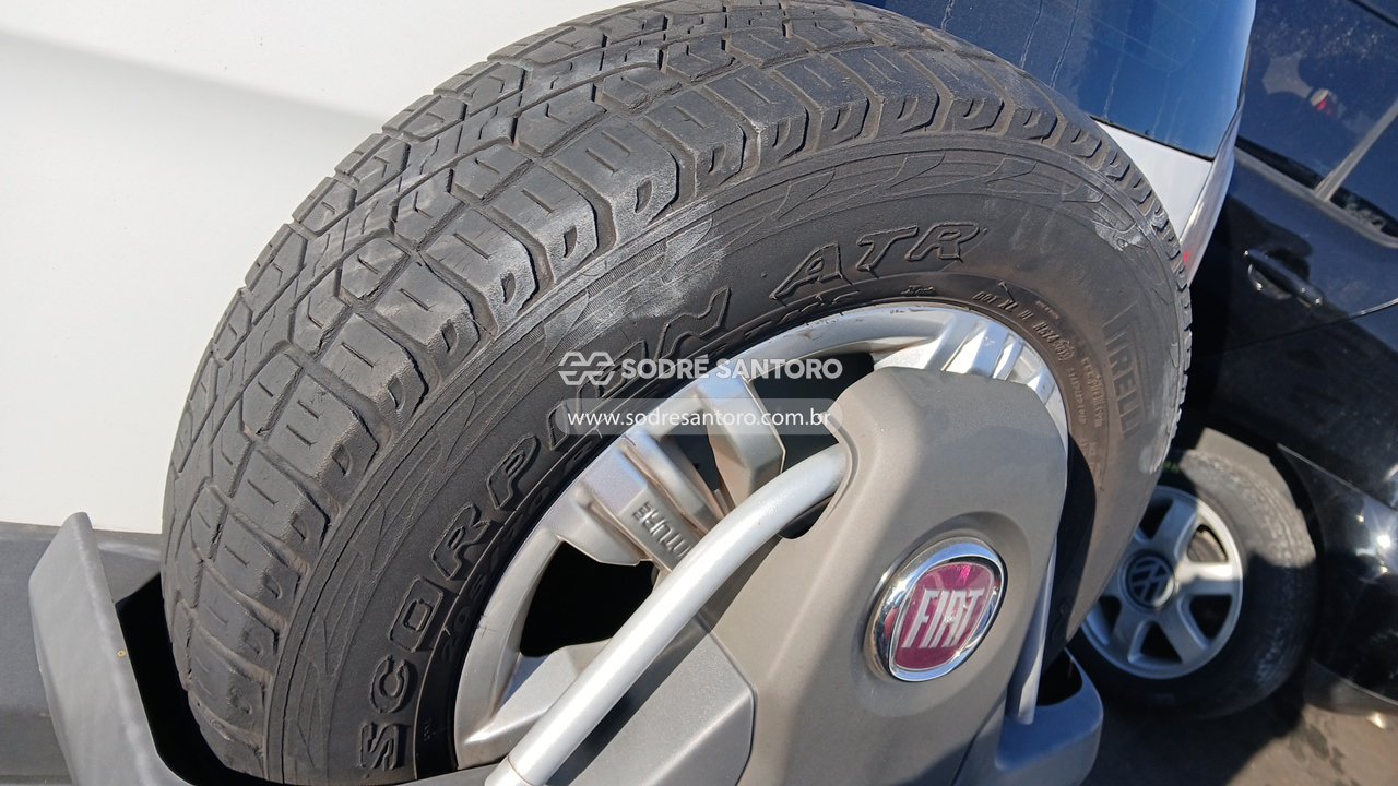 Fiat Idea Adventure 1.8 - 2013/2014 — foto 10 de 13
