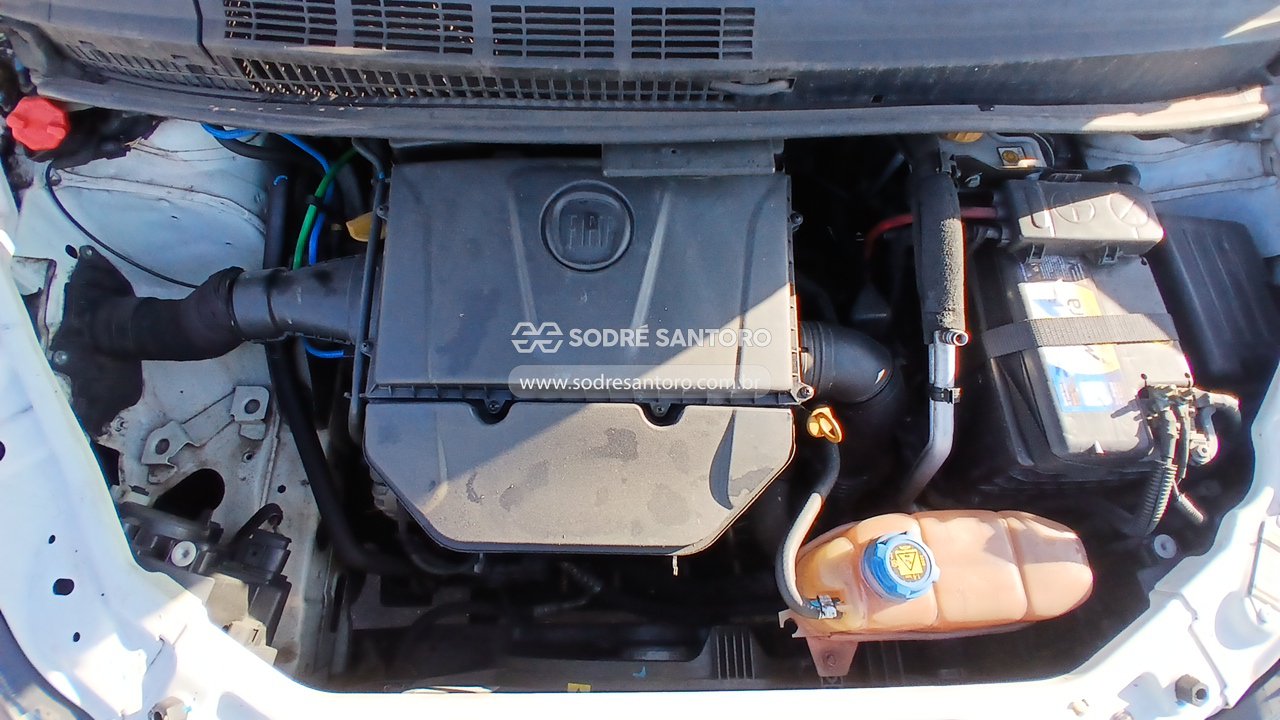 Fiat Idea Adventure 1.8 - 2013/2014 — foto 5 de 13