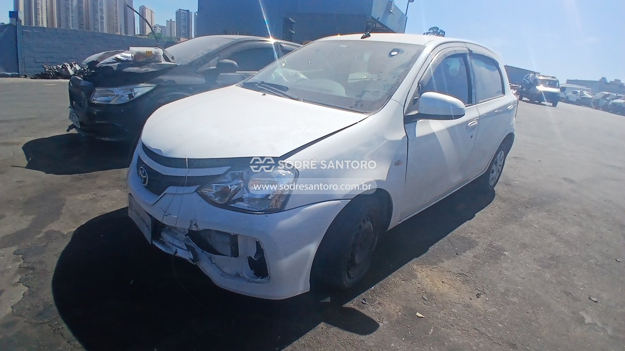 Toyota Etios HB XS 15 MT - 2017/2018 — foto 3 de 13