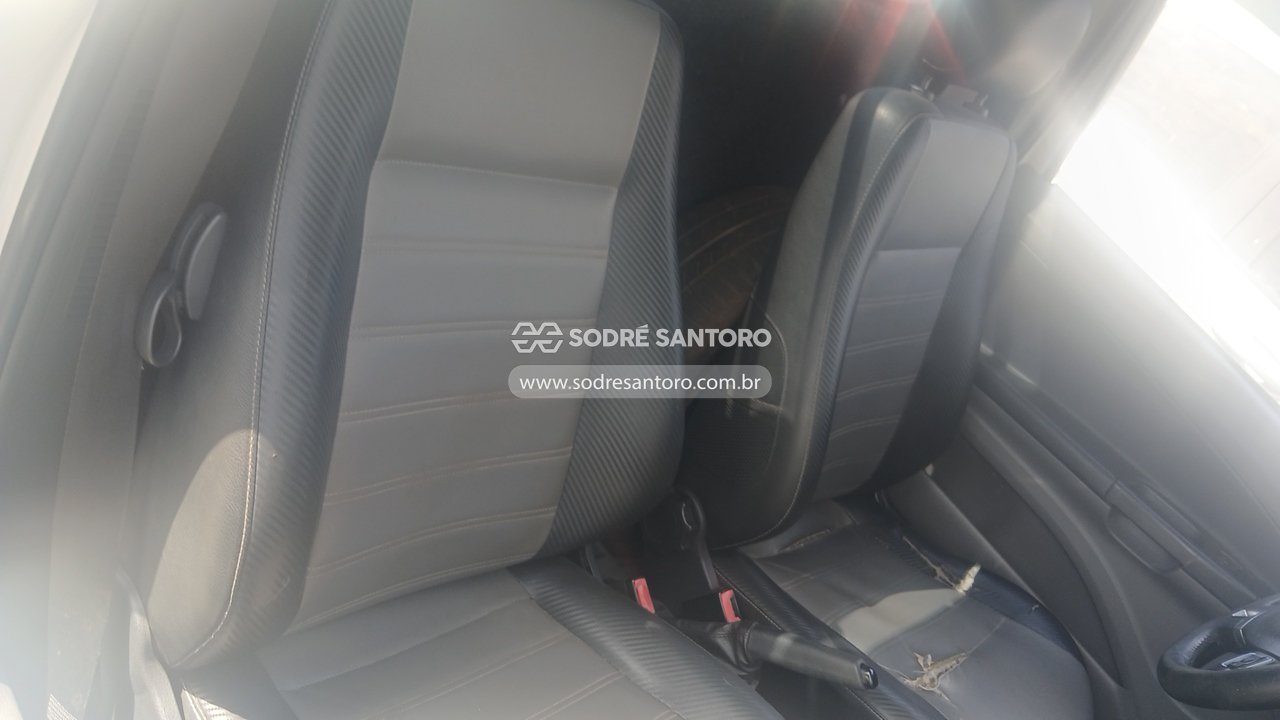 Volkswagen Saveiro CS Surf MB - 2015/2016 — foto 8 de 9
