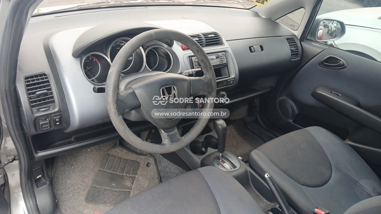 Honda Fit LX - 2005/2005 — foto 6 de 13