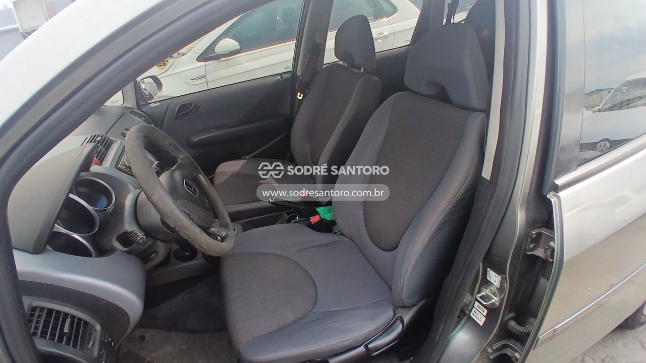 Honda Fit LX - 2005/2005 — foto 9 de 13