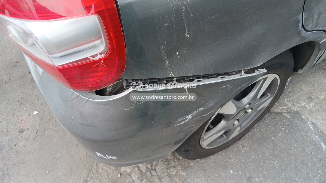 Honda Fit LX - 2005/2005 — foto 12 de 13