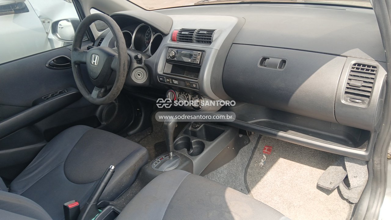 Honda Fit LX - 2005/2005 — foto 8 de 13