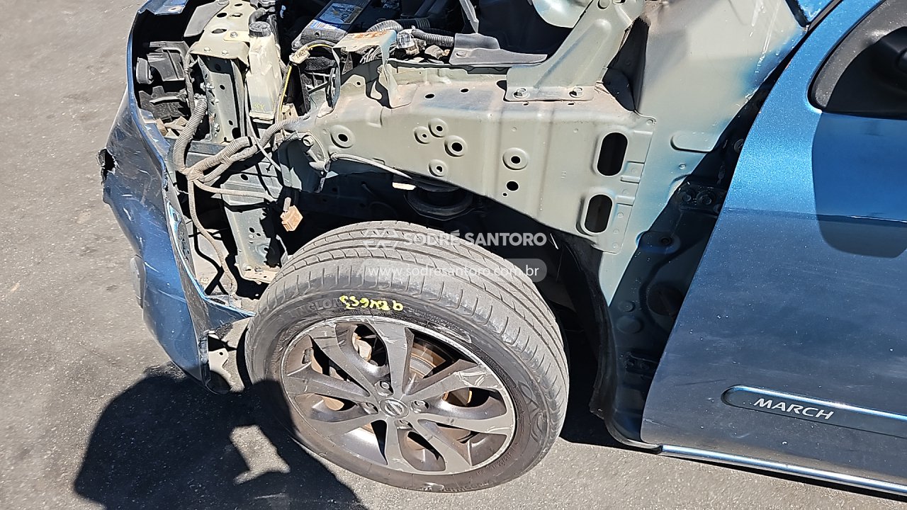 Nissan March 16sl - 2014/2015 — foto 11 de 13