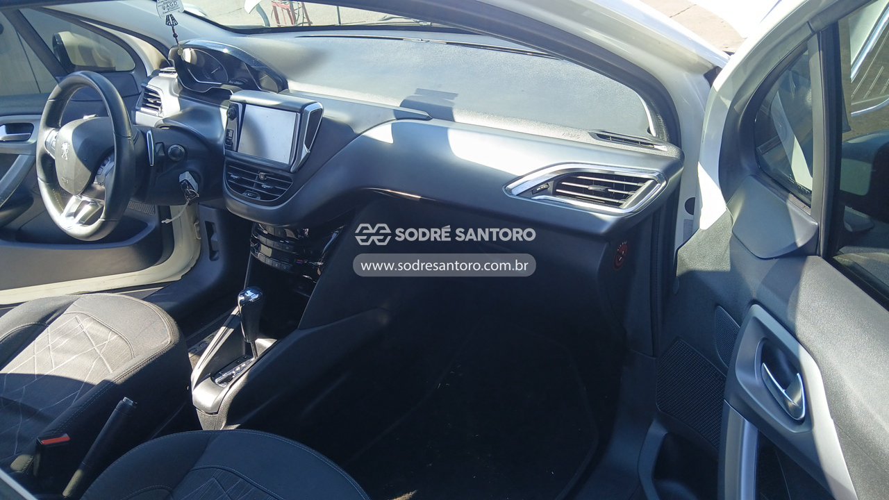 Peugeot 208 Griffe A - 2013/2014 — foto 8 de 12