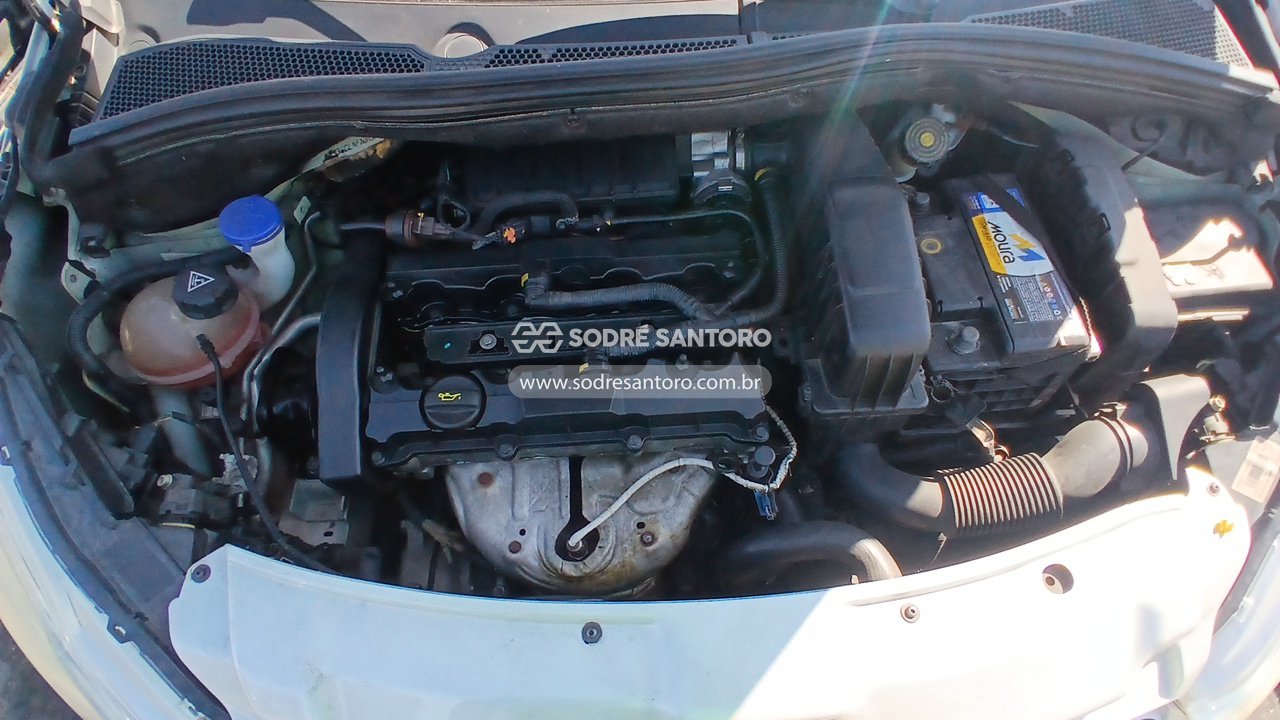 Peugeot 208 Griffe A - 2013/2014 — foto 5 de 12