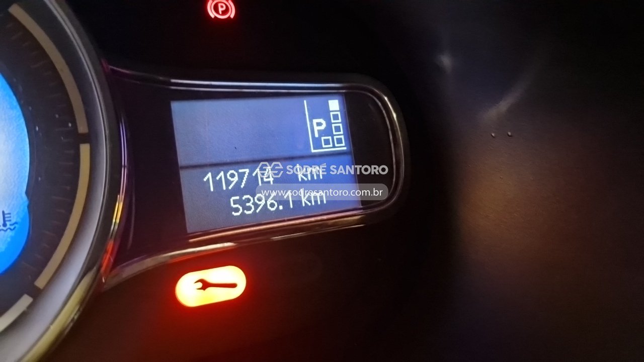 Renault Fluence Dynamique - 2015/2016 — foto 7 de 13
