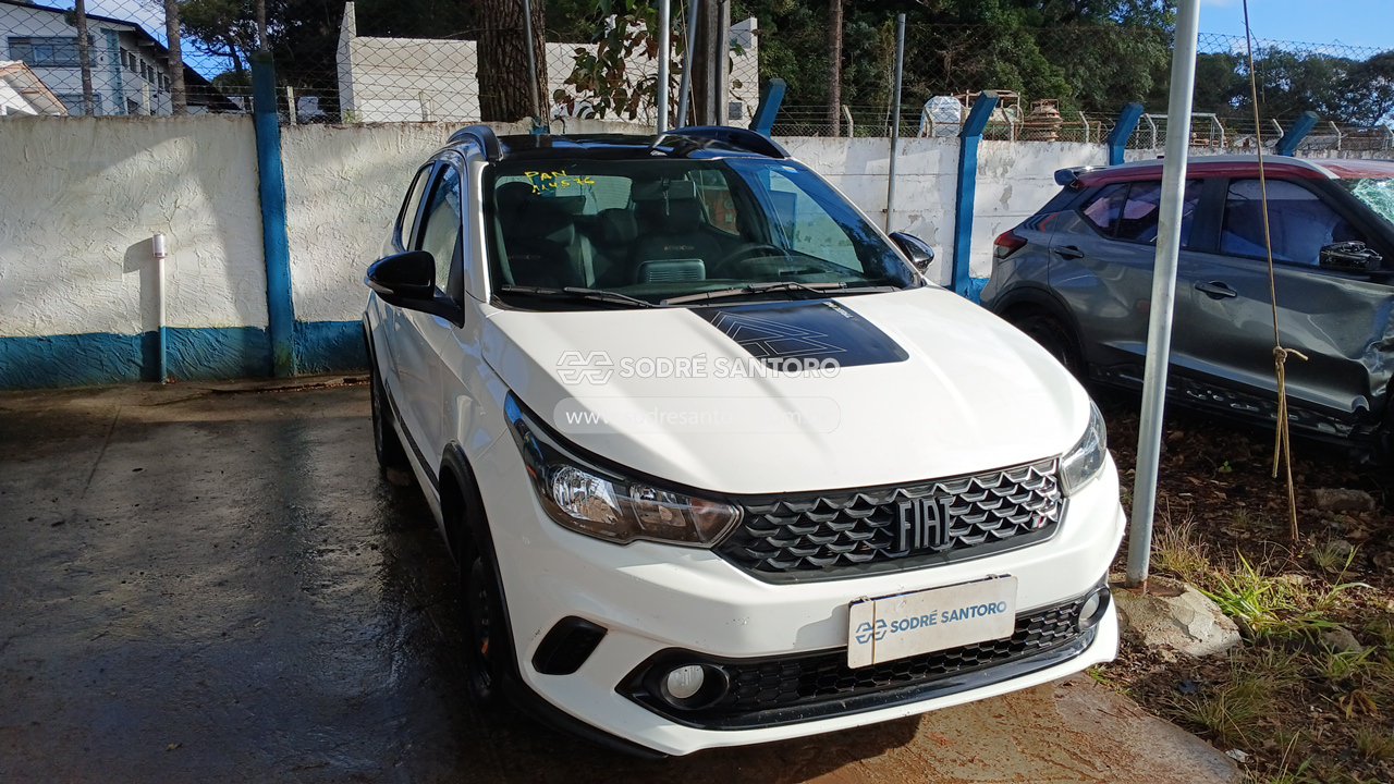 Fiat Argo Trekking 1.3 2021 em leilão