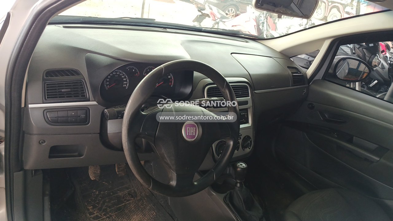 Fiat Punto 1.4 - 2010/2010 — foto 6 de 12