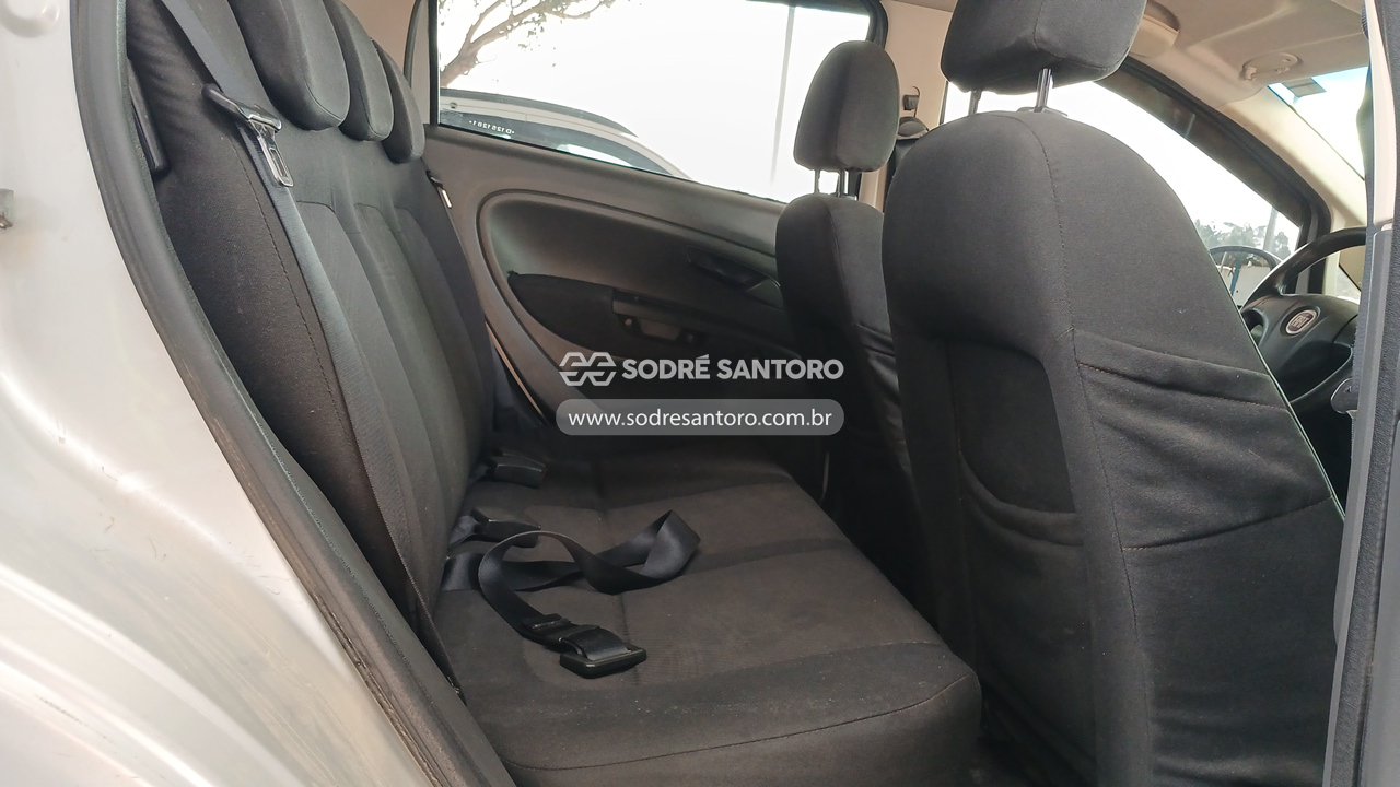 Fiat Punto 1.4 - 2010/2010 — foto 12 de 12