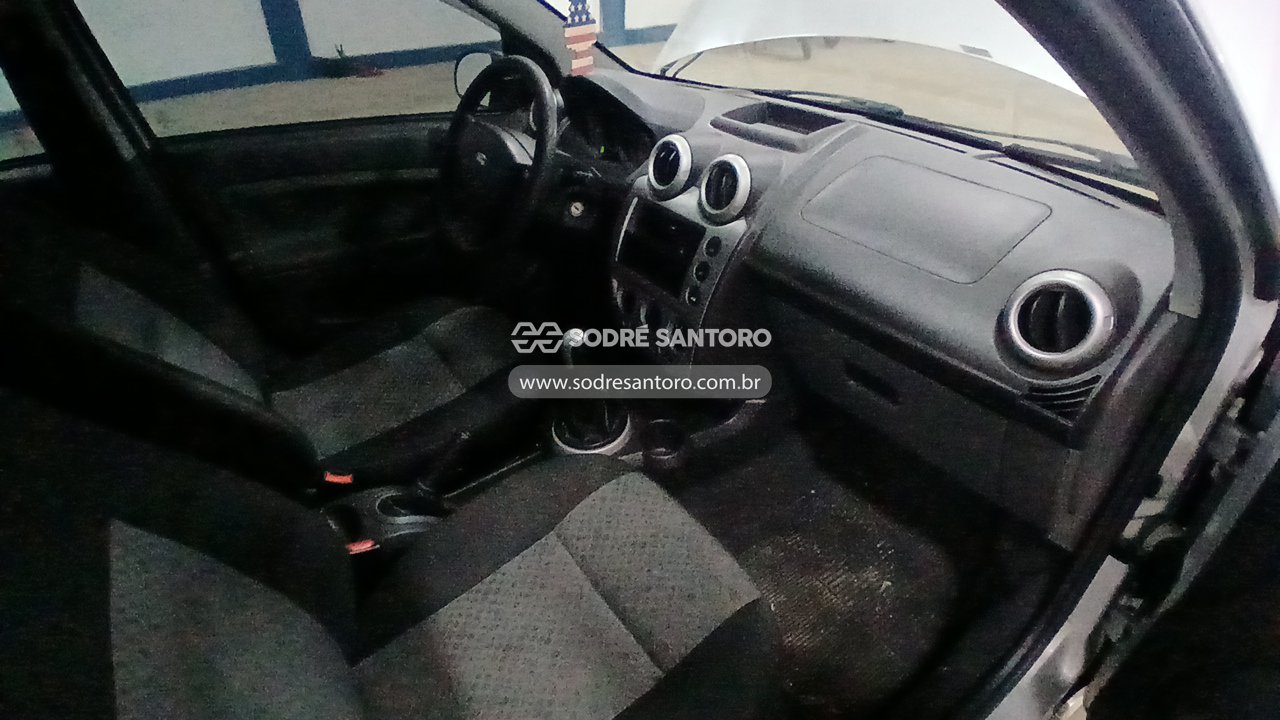 Ford Fiesta 1.6 Flex - 2012/2012 — foto 8 de 12