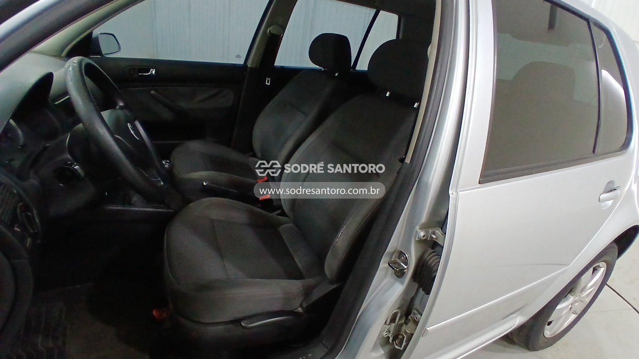 Volkswagen Golf - 2009/2010 — foto 9 de 12