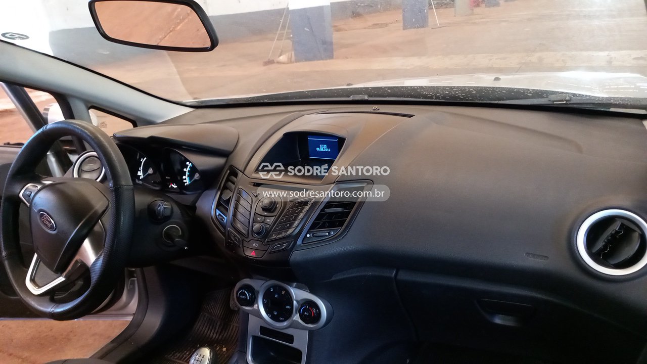 Ford Fiesta HA 1.6l SE - 2014/2015 — foto 6 de 12
