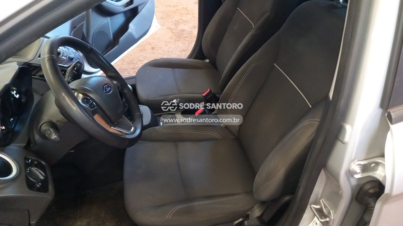 Ford Fiesta HA 1.6l SE - 2014/2015 — foto 8 de 12