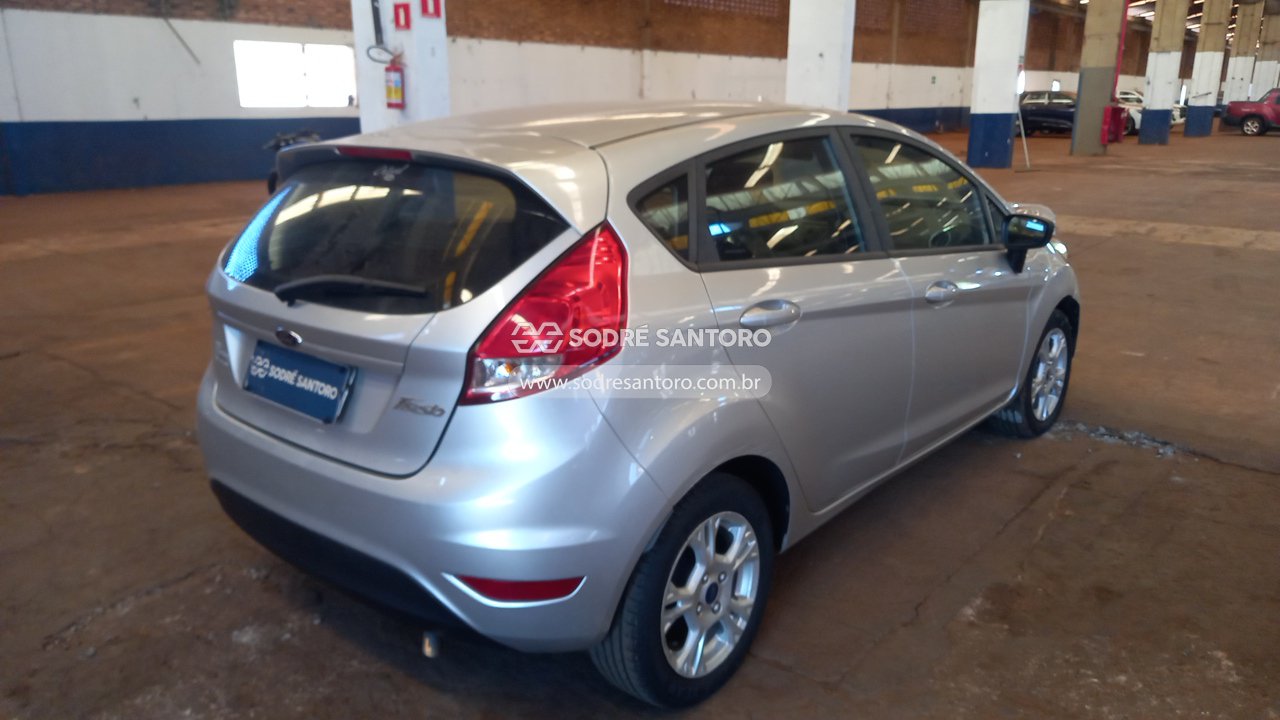 Ford Fiesta HA 1.6l SE - 2014/2015 — foto 4 de 12