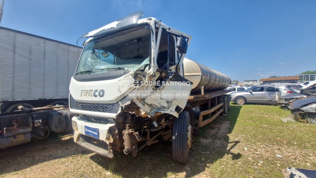 Iveco Tector 240e28 - 2021/2022 — foto 3 de 12