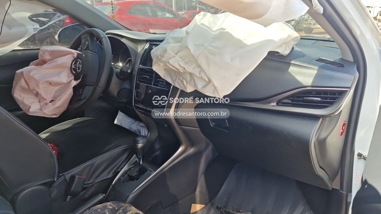 Toyota Yaris SA Xs15 - 2024/2025 — foto 8 de 12