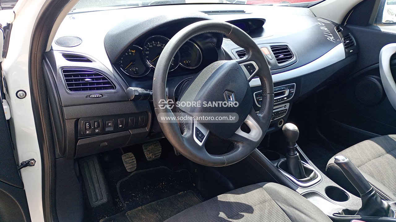 Renault Fluence Dyn20m - 2012/2013 — foto 6 de 12