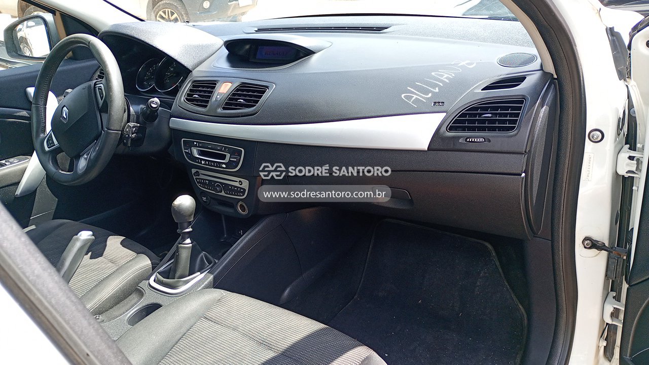 Renault Fluence Dyn20m - 2012/2013 — foto 8 de 12