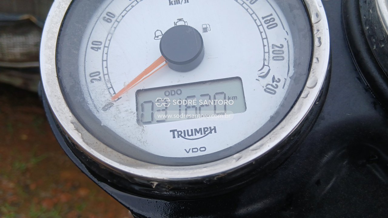 Triumph Thruxton - 2014/2014 — foto 7 de 12