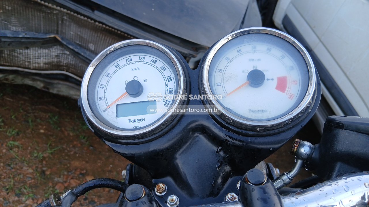 Triumph Thruxton - 2014/2014 — foto 8 de 12