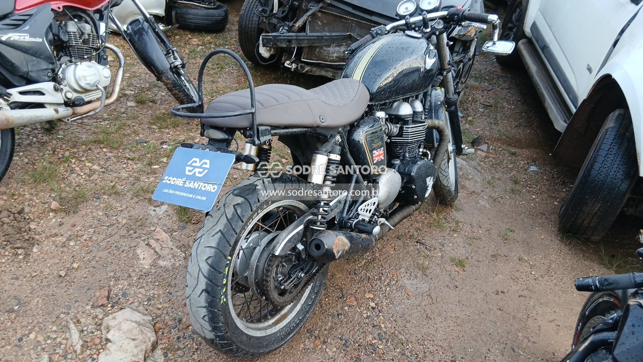 Triumph Thruxton - 2014/2014 — foto 4 de 12