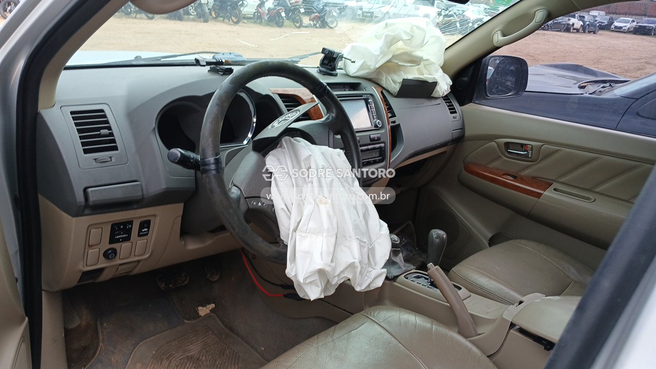 Toyota Hiluxsw4 Srv4x4 - 2010/2010 — foto 6 de 12
