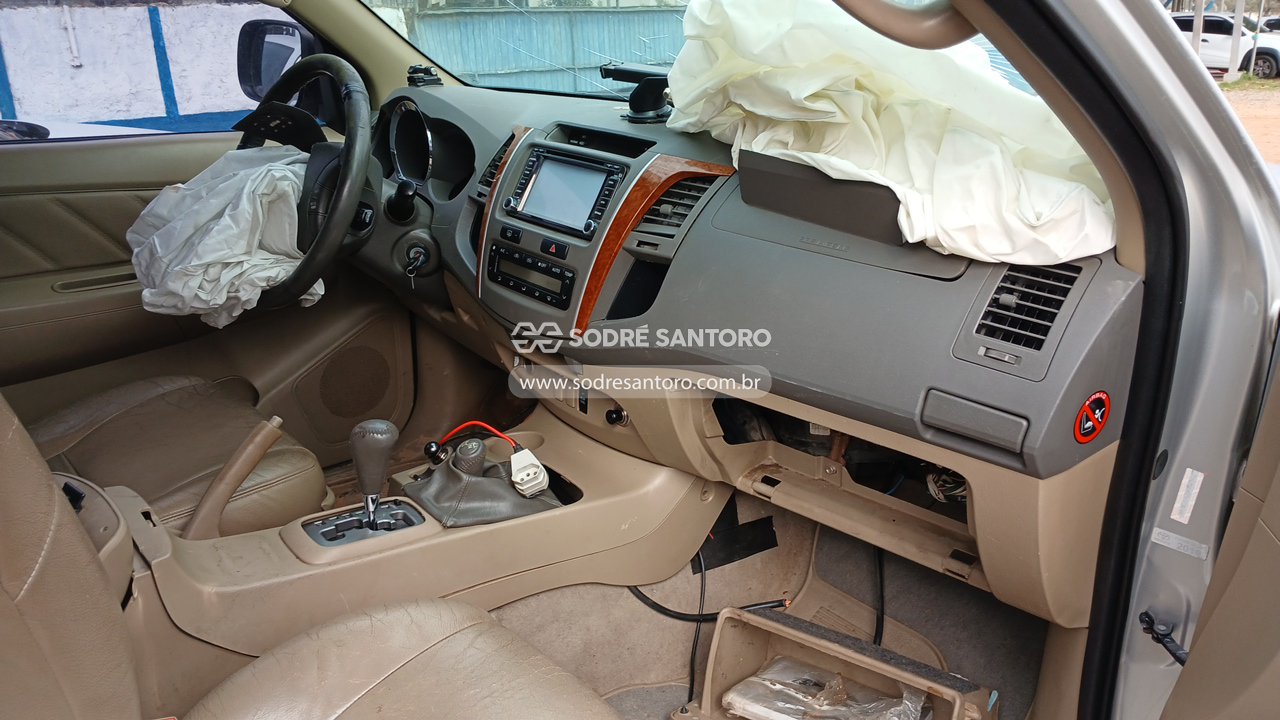 Toyota Hiluxsw4 Srv4x4 - 2010/2010 — foto 8 de 12