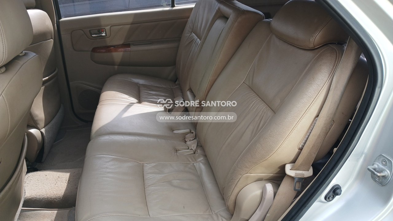 Toyota Hiluxsw4 Srv4x4 - 2010/2010 — foto 12 de 12