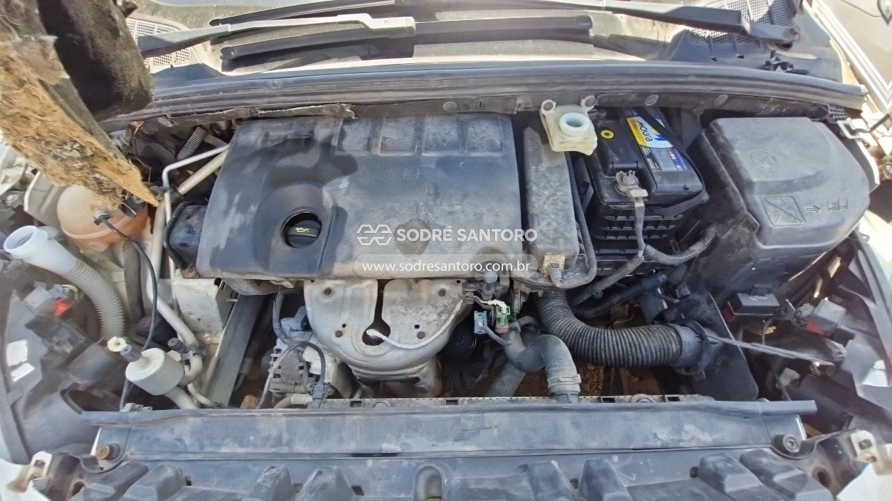 Peugeot 308 Allure - 2015/2016 — foto 5 de 12