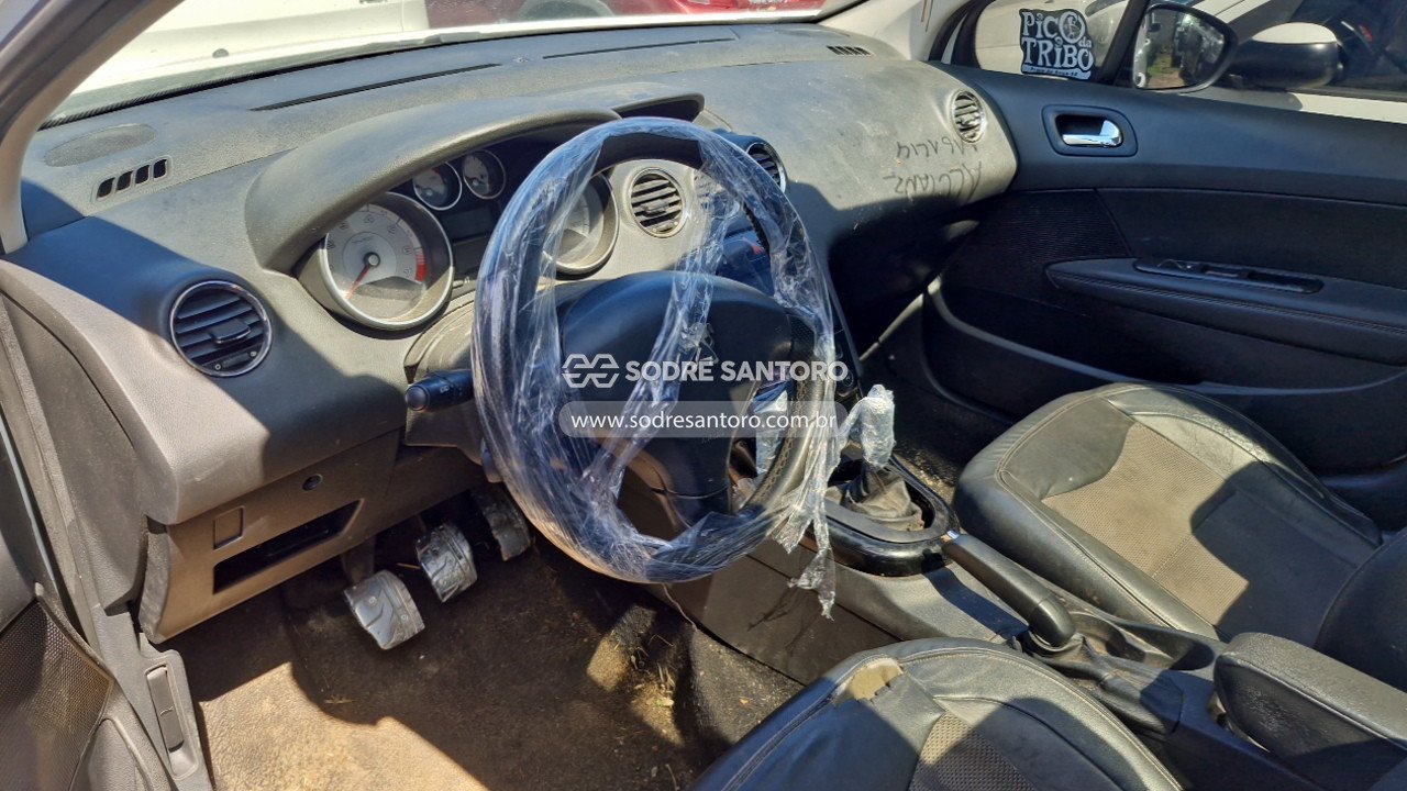 Peugeot 308 Allure - 2015/2016 — foto 6 de 12