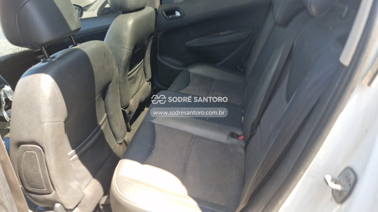 Peugeot 308 Allure - 2015/2016 — foto 11 de 12