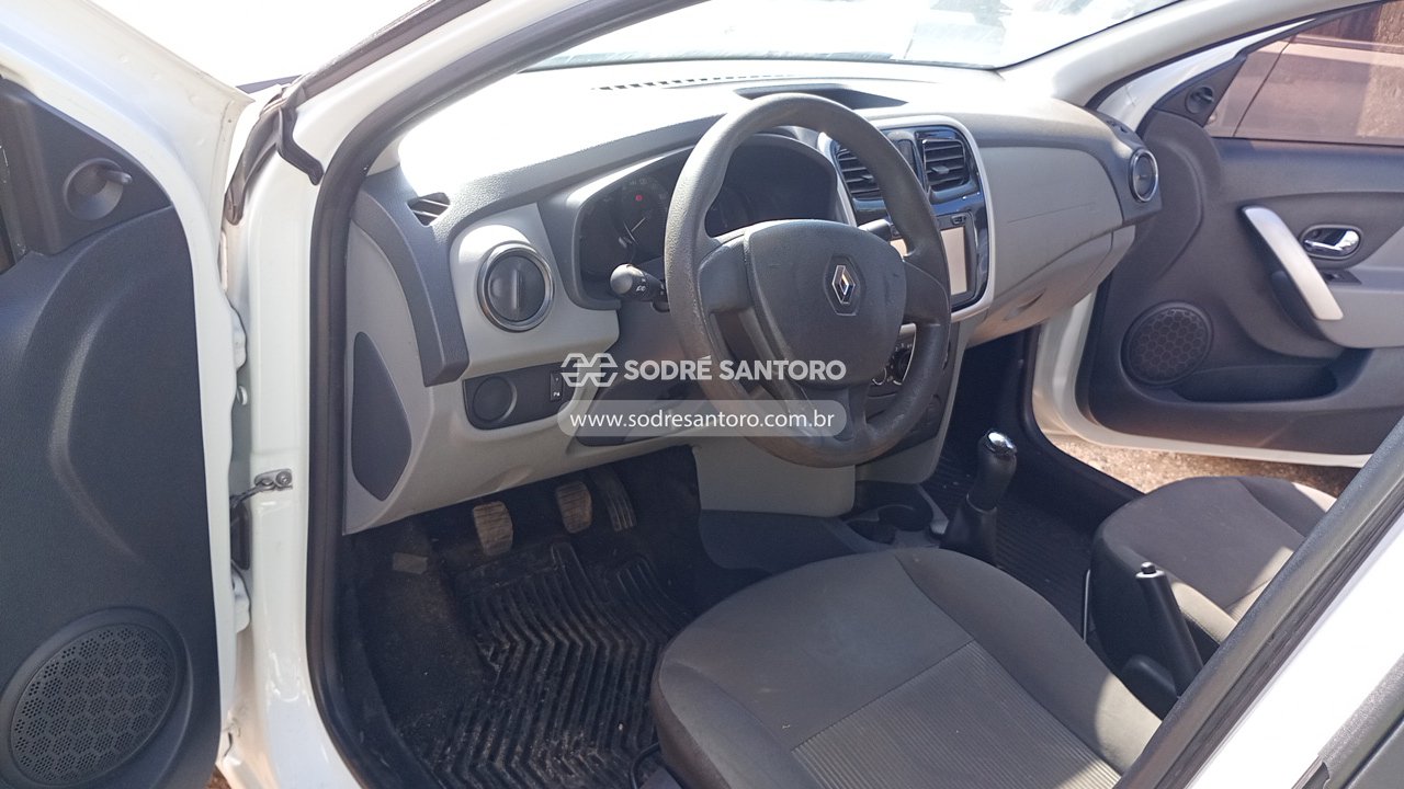Renault Logan Expr 1016v - 2016/2017 — foto 6 de 12