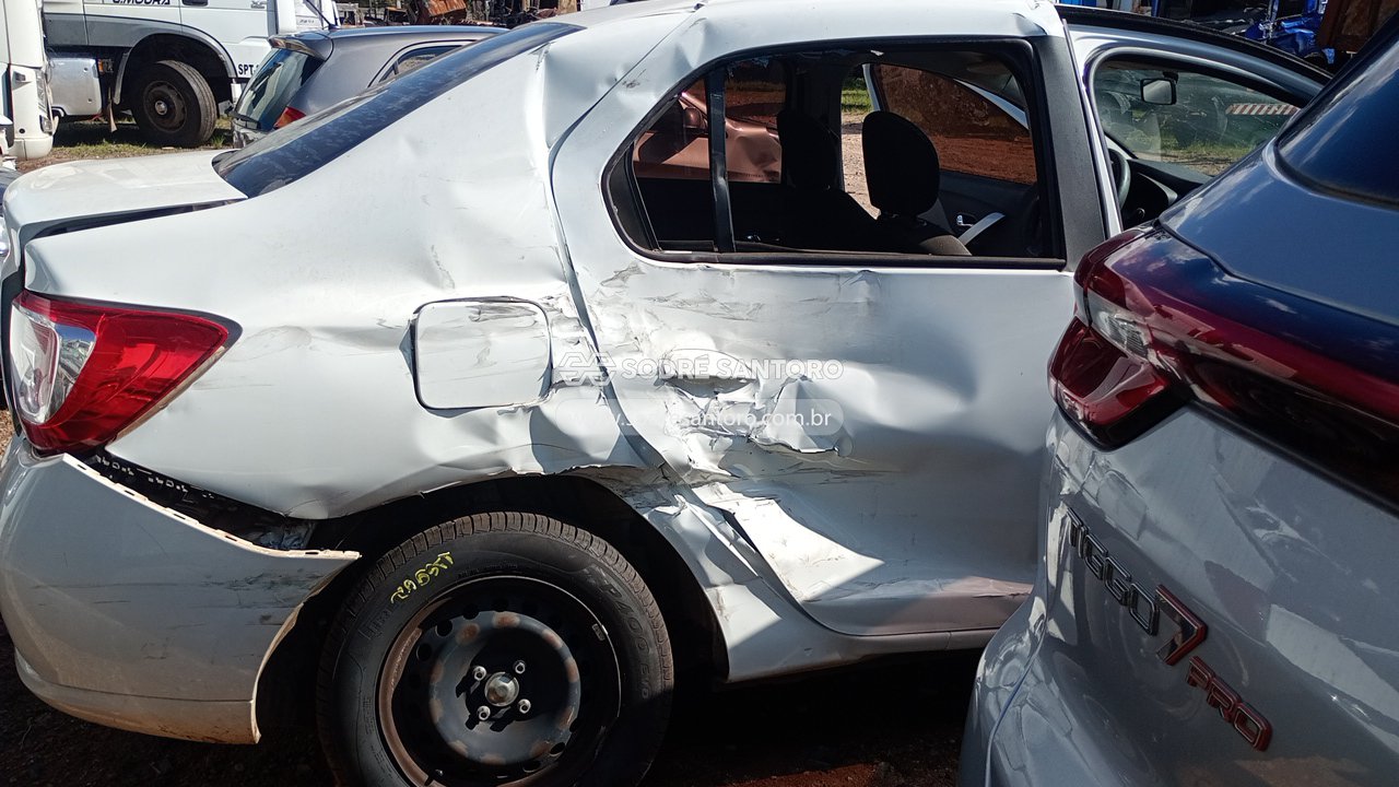 Renault Logan Expr 1016v - 2016/2017 — foto 11 de 12