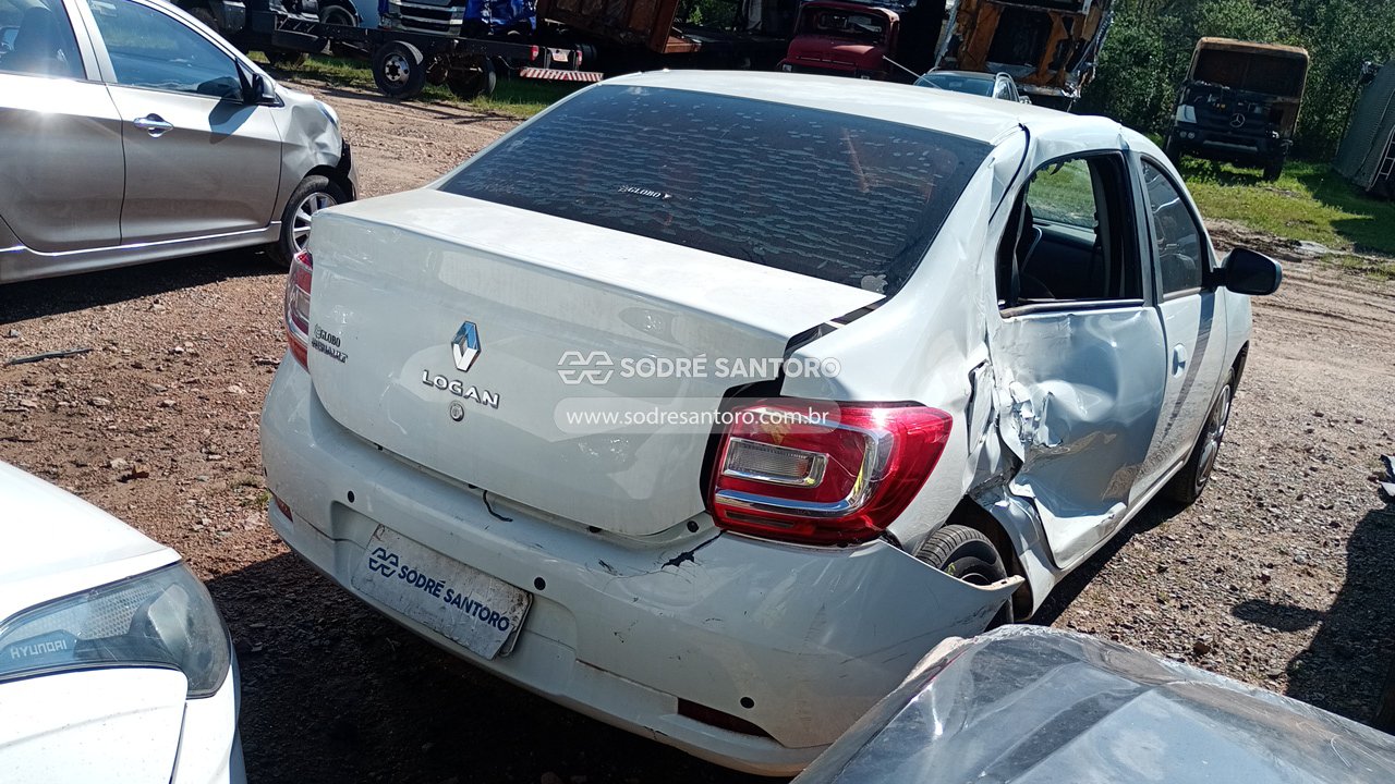 Renault Logan Expr 1016v - 2016/2017 — foto 4 de 12