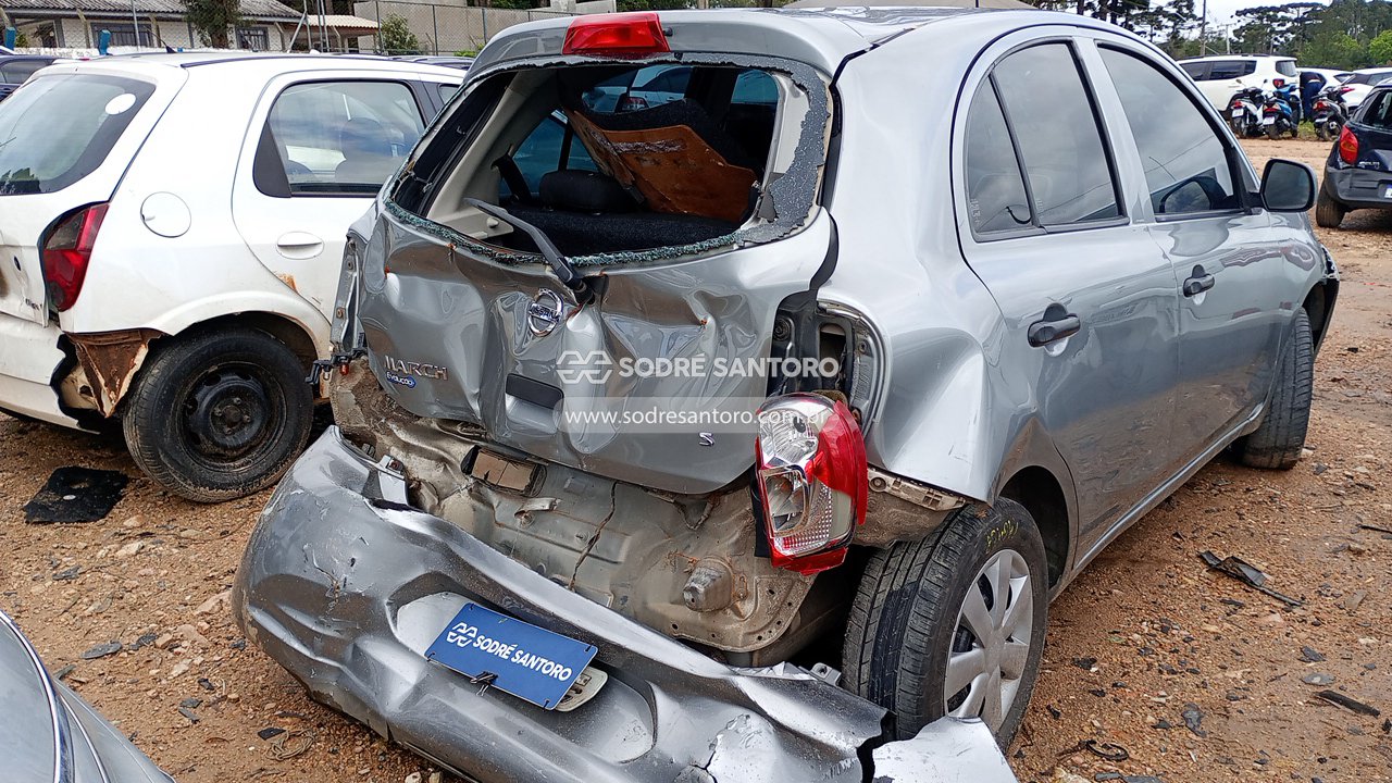 Nissan March 10s - 2015/2016 — foto 4 de 12