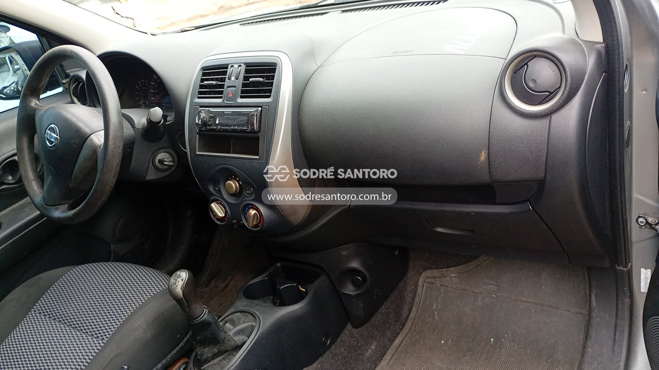 Nissan March 10s - 2015/2016 — foto 8 de 12