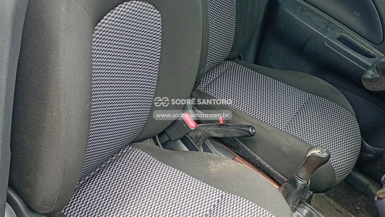 Nissan March 10s - 2015/2016 — foto 9 de 12