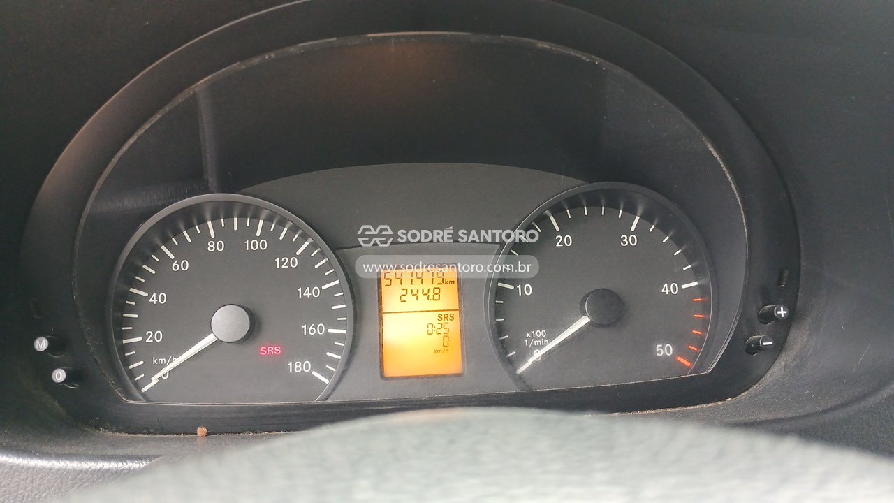 Mercedes-benz 311cdistreetf - 2012/2013 — foto 7 de 12