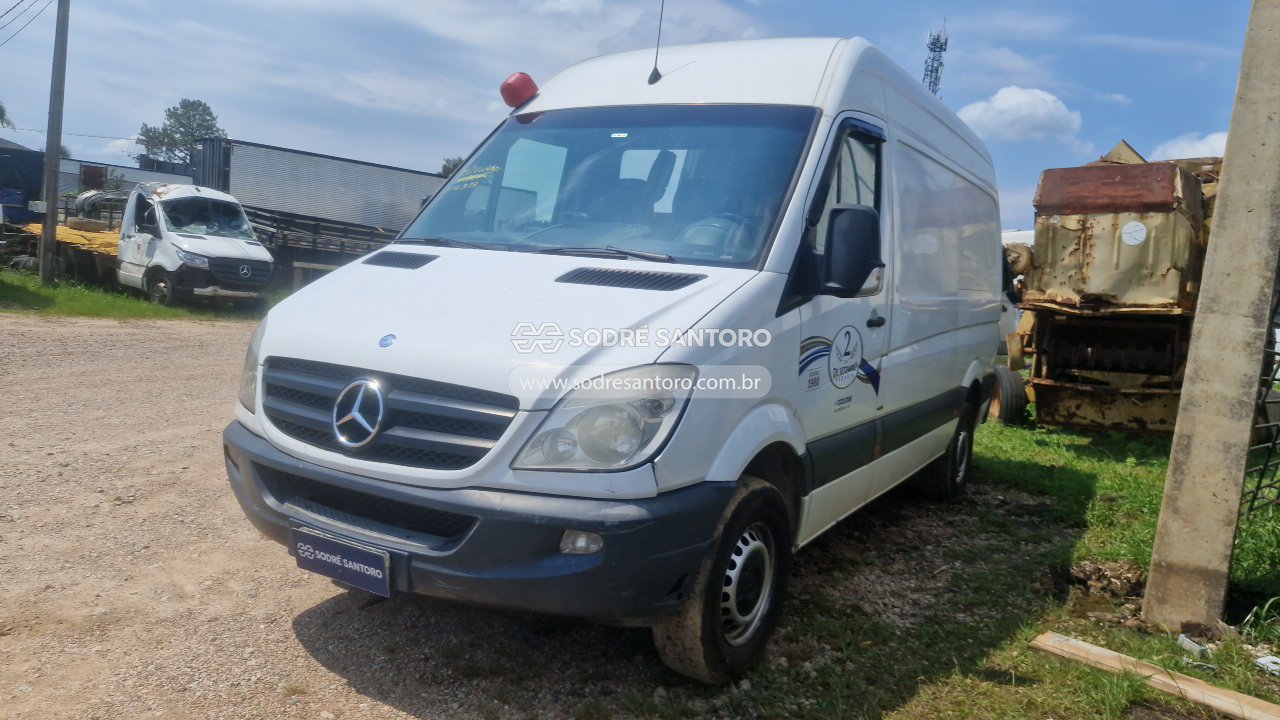 Mercedes-benz 311cdistreetf - 2012/2013 — foto 3 de 12
