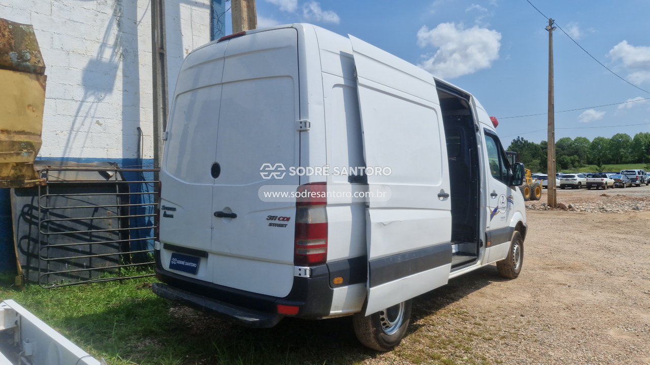 Mercedes-benz 311cdistreetf - 2012/2013 — foto 4 de 12