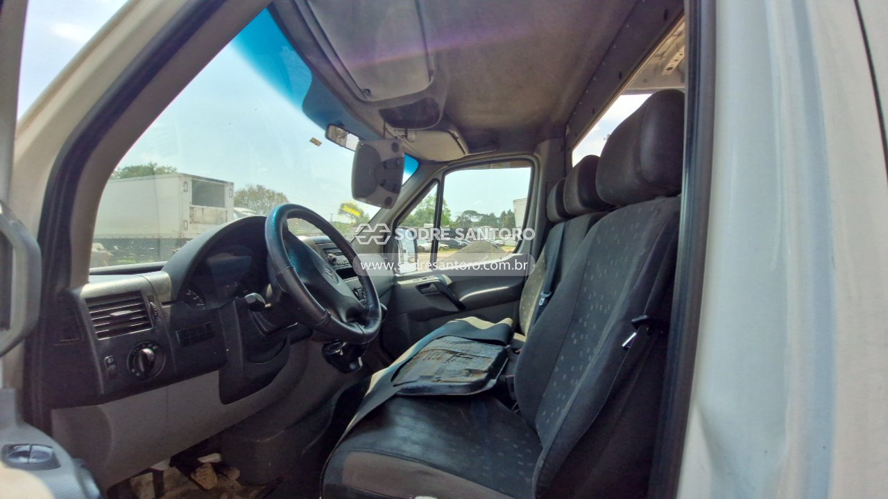 Mercedes-benz 311cdistreetf - 2012/2013 — foto 9 de 12