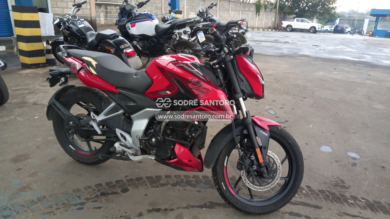 Bajaj Pulsar N150 2026 em leilão