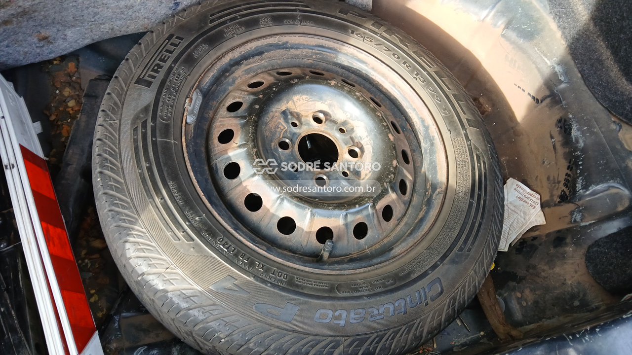 Fiat Uno Vivace 1.0 - 2012/2012 — foto 9 de 12