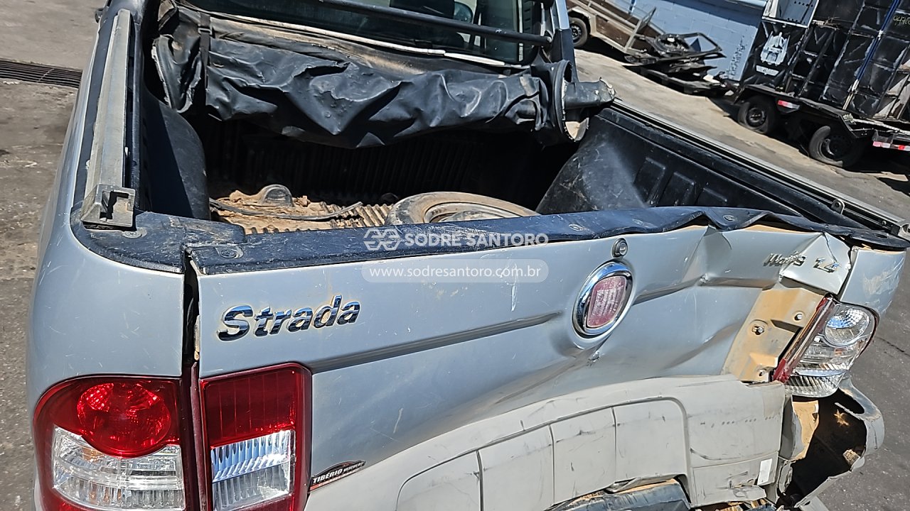 Fiat Strada Working CE - 2011/2012 — foto 11 de 12