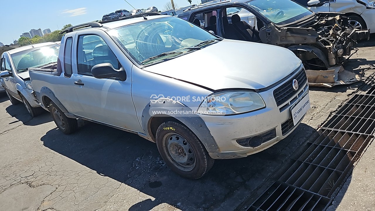 Fiat Strada Working Ce 2012 em leilão