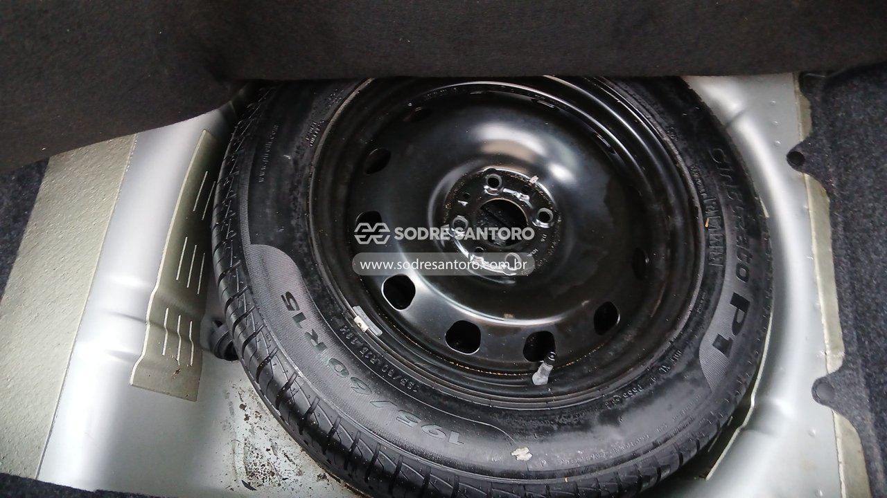 Fiat Punto Essence 1.6 - 2013/2014 — foto 9 de 12